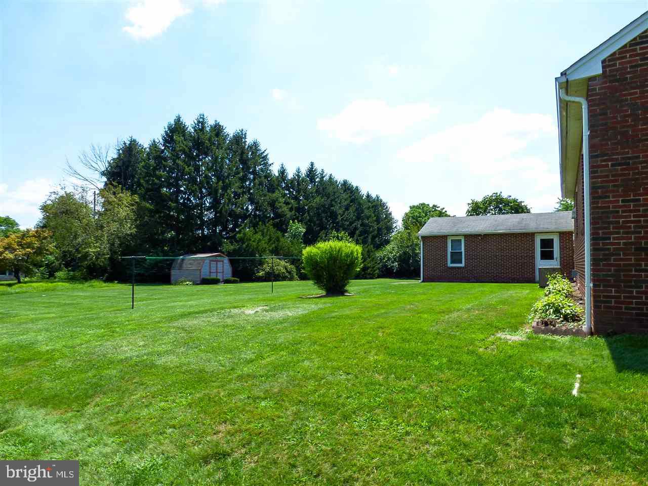 15 Cloverleaf Road York, PA 17406 - Photo 4 of 36