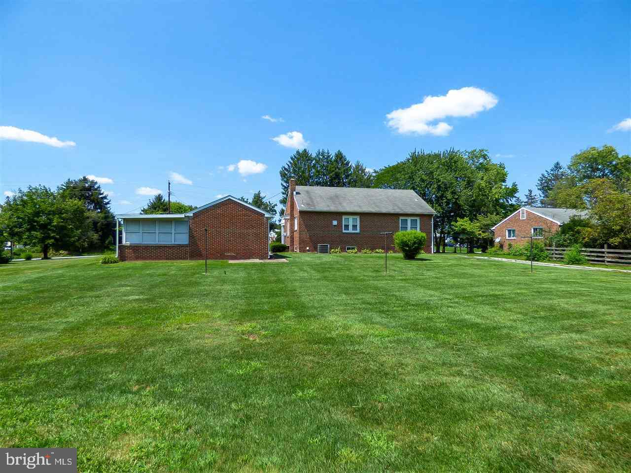 15 Cloverleaf Road York, PA 17406 - Photo 7 of 36