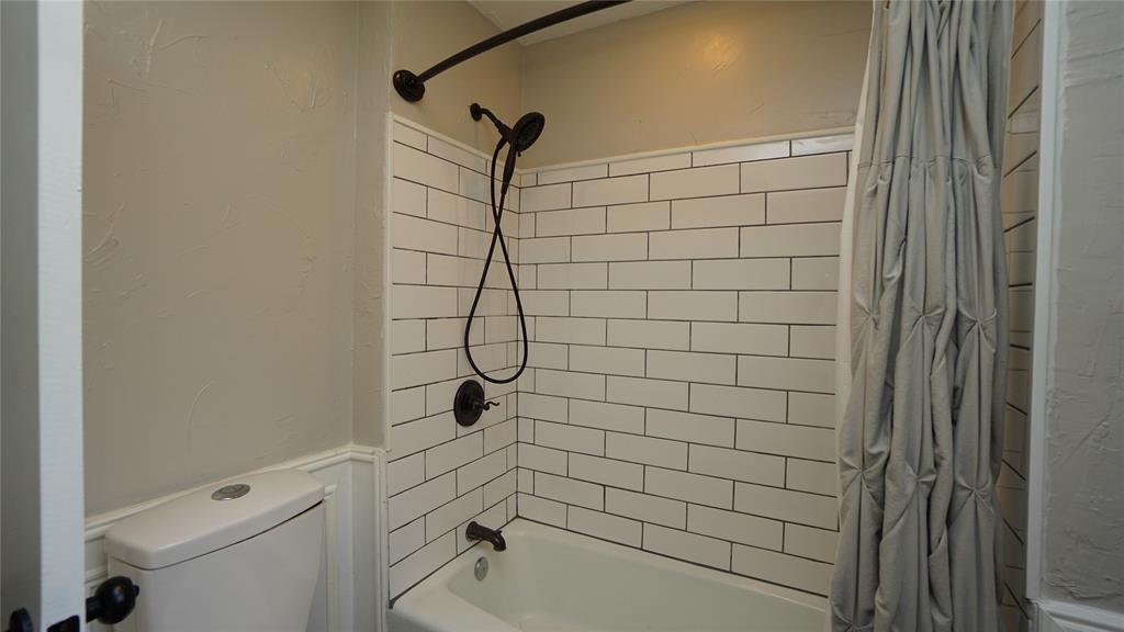 606 Queens Road Denison, TX 75020 - Photo 18 of 37 Downstairs