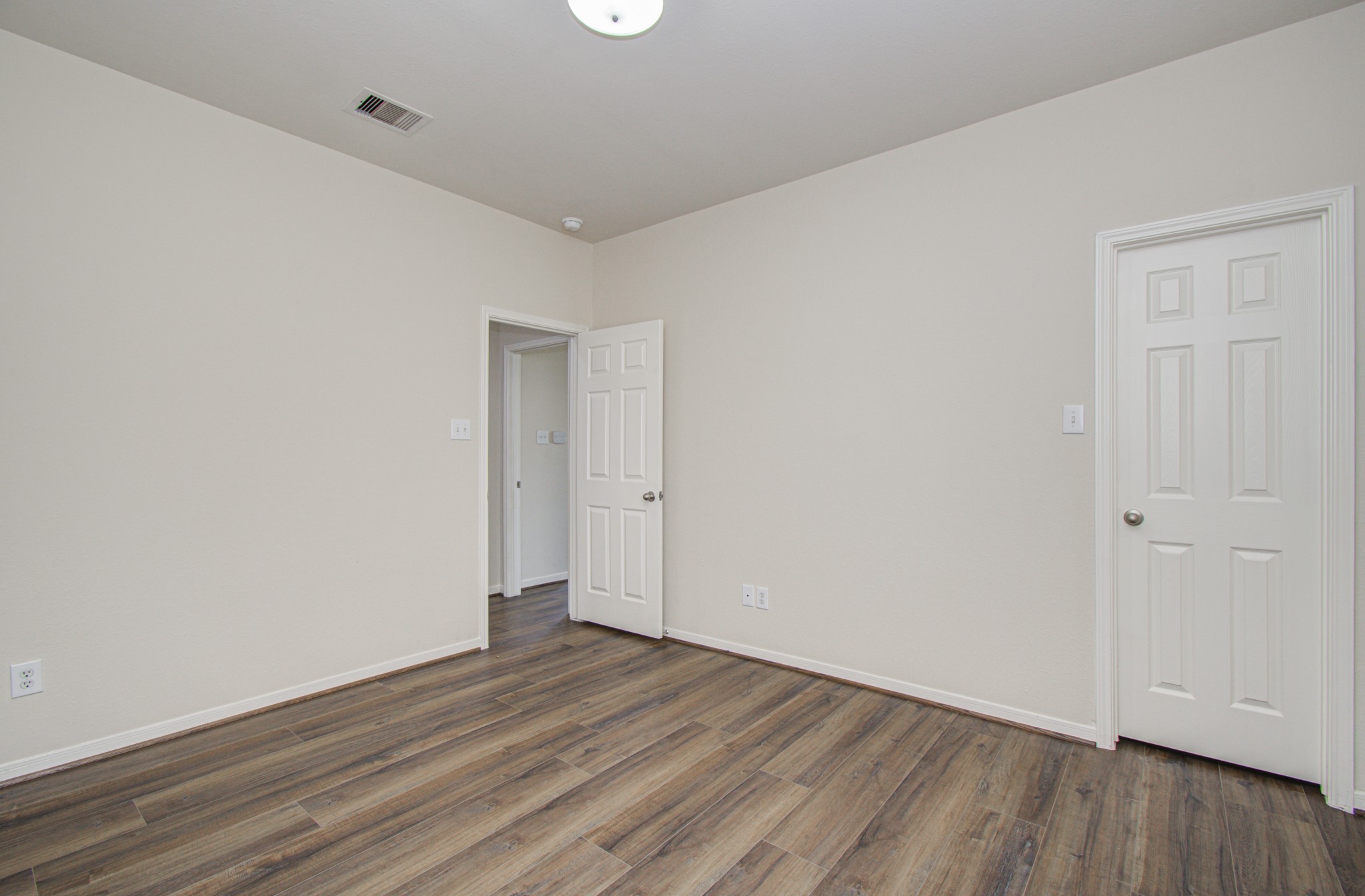 6702 Castle Terrace Court Spring, TX 77379 - Photo 11 of 19 Gallery Image 11