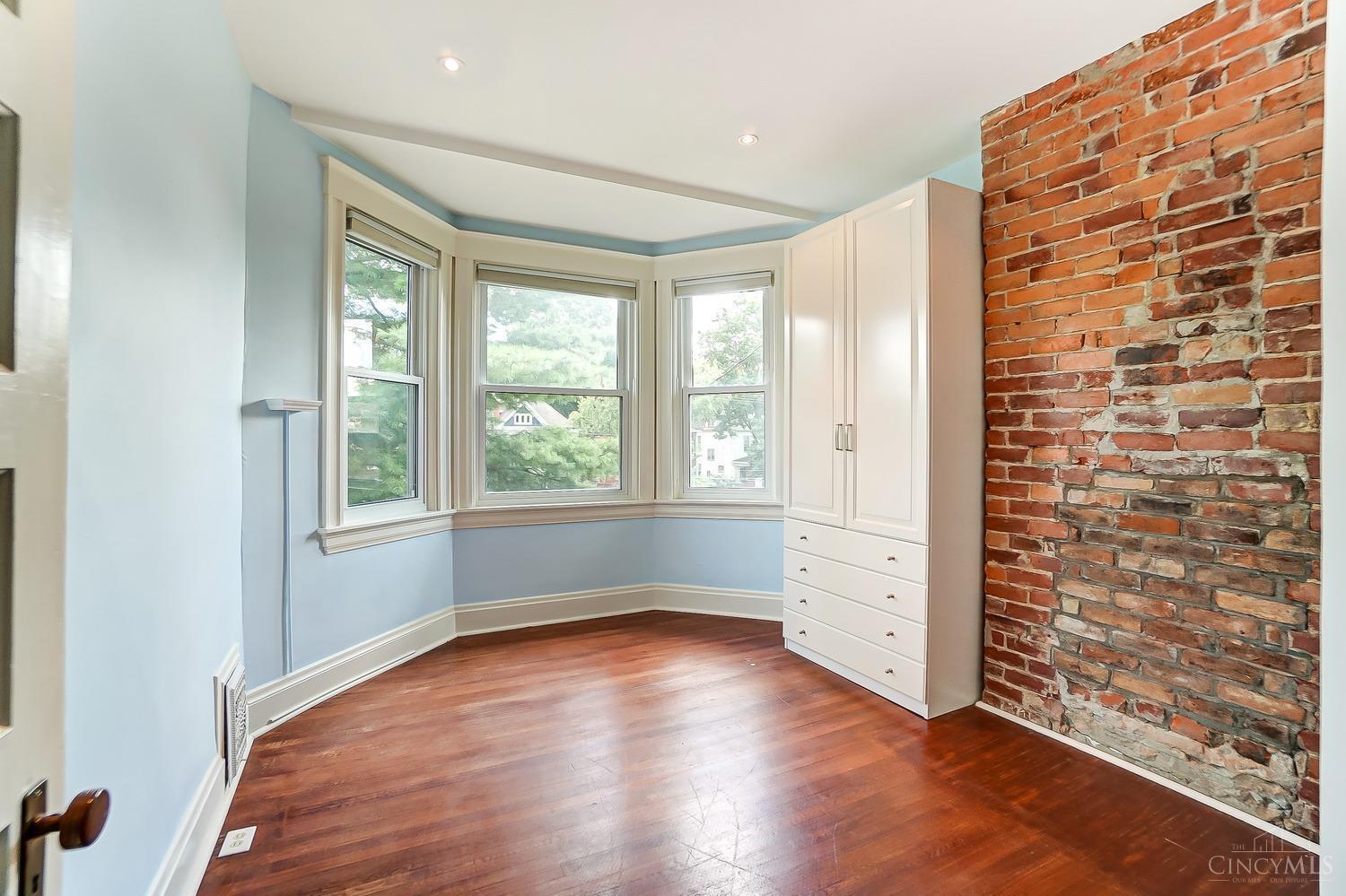 3575 Edwards Road Cincinnati, OH 45208 - Photo 18 of 22 Gallery Image 18
