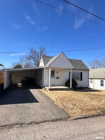 $84,900 | 115 East Avenue, Anna, IL 62906