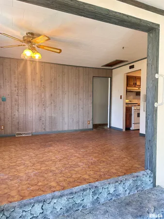 $84,900 | 115 East Avenue, Anna, IL 62906