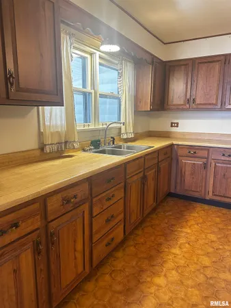 $84,900 | 115 East Avenue, Anna, IL 62906