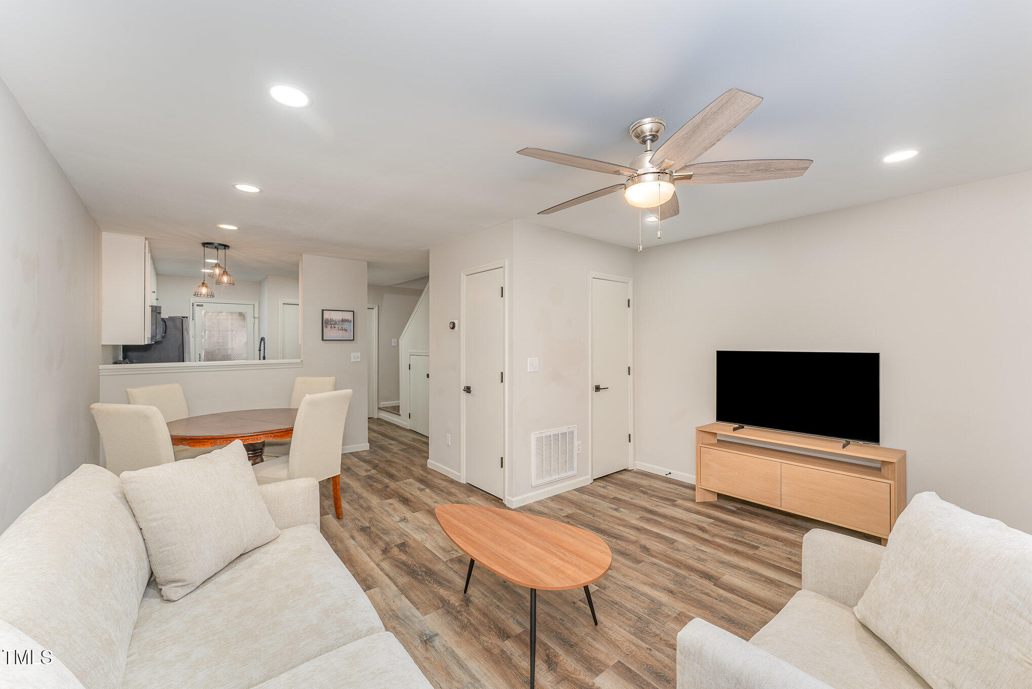 8100 Farmlea Circle Raleigh, NC 27616 - Photo 7 of 25 007_file_683