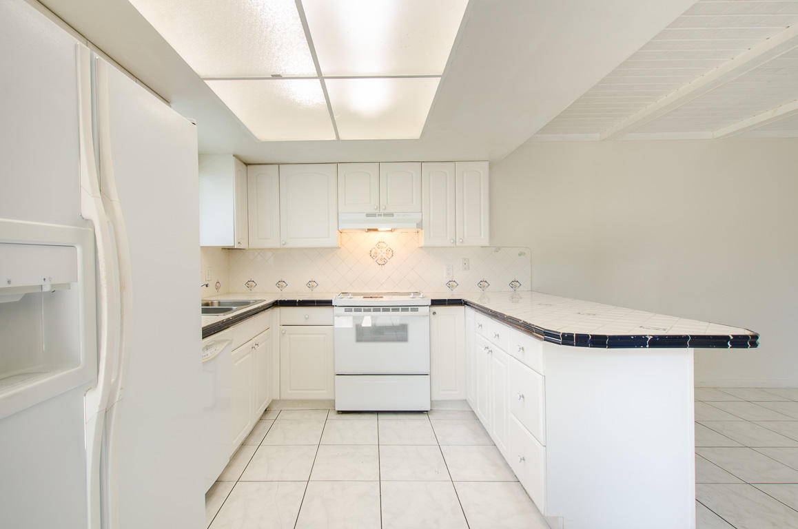 2964 Kirk Road Lake Worth, FL 33461 - Photo 5 of 22 Kitchen