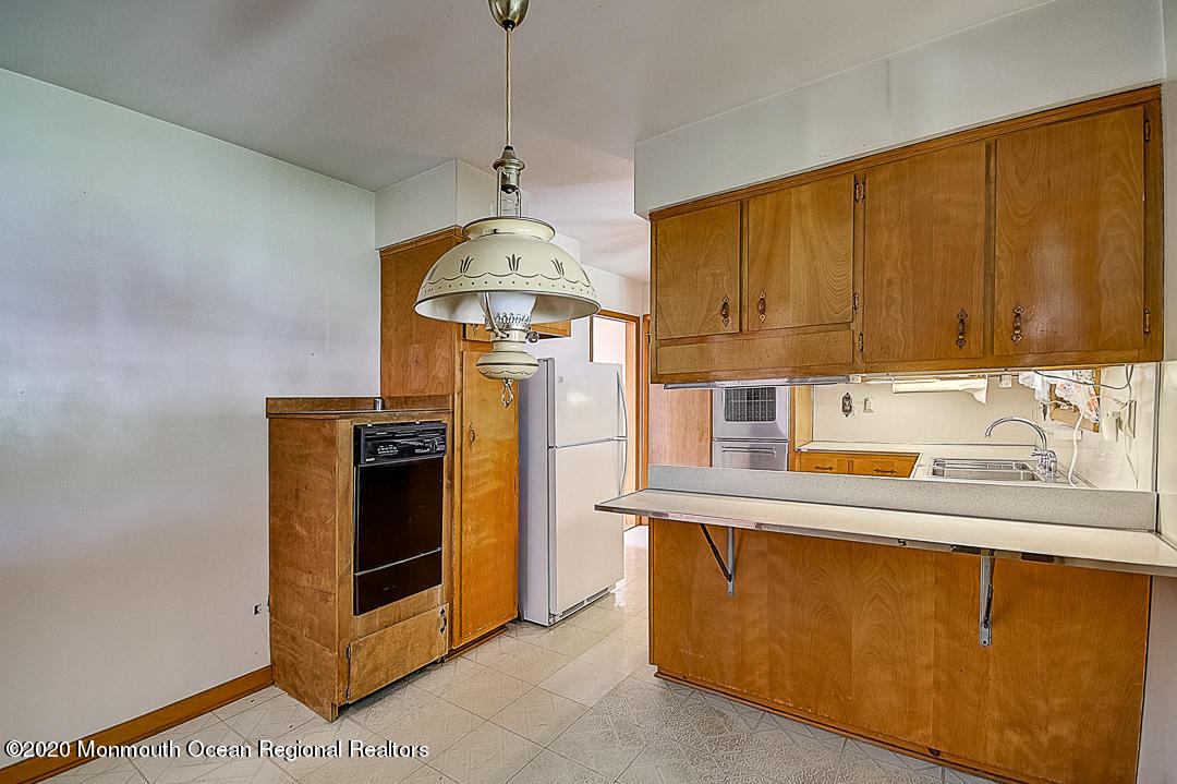 405 Line Road Aberdeen, NJ 07747 - Photo 5 of 33 Line Rd MLS-12