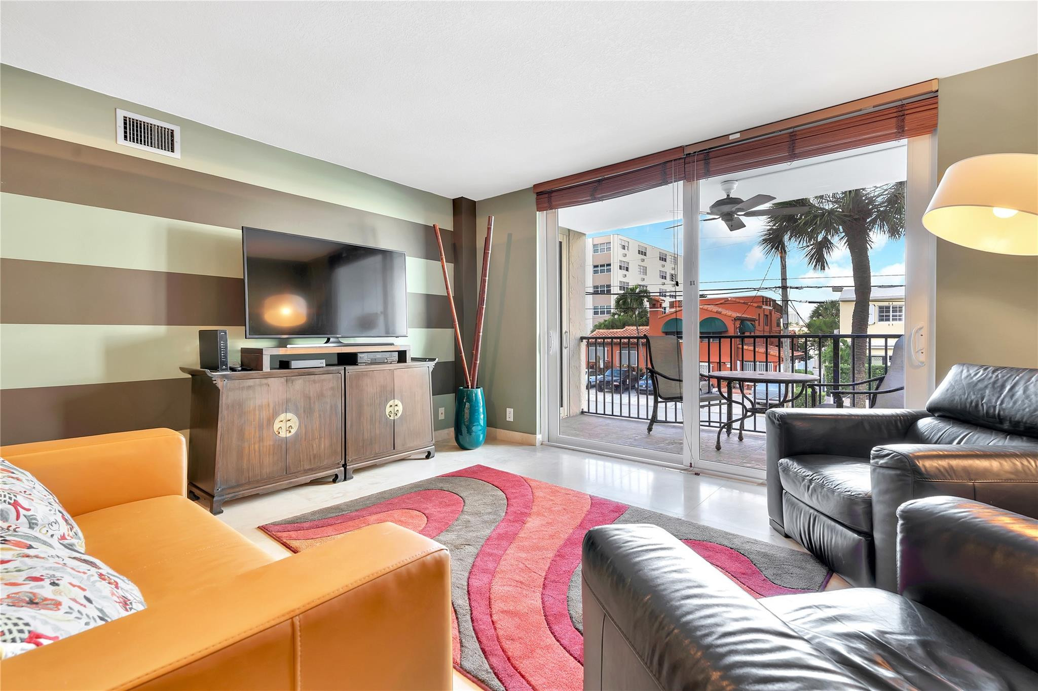 112 North Birch Road, Unit 202 Fort Lauderdale, FL 33304 - Photo 5 of 18 Photo 5