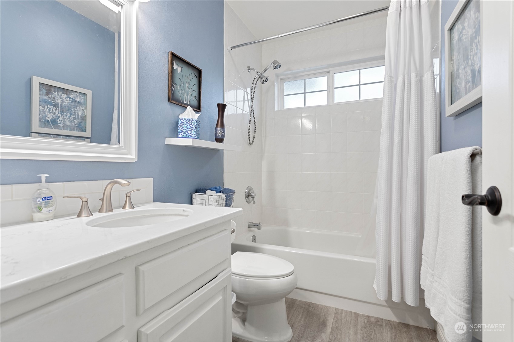 212 Springview Drive Lynden, WA 98264 - Photo 19 of 40 a bathroom with a sink a toilet and shower