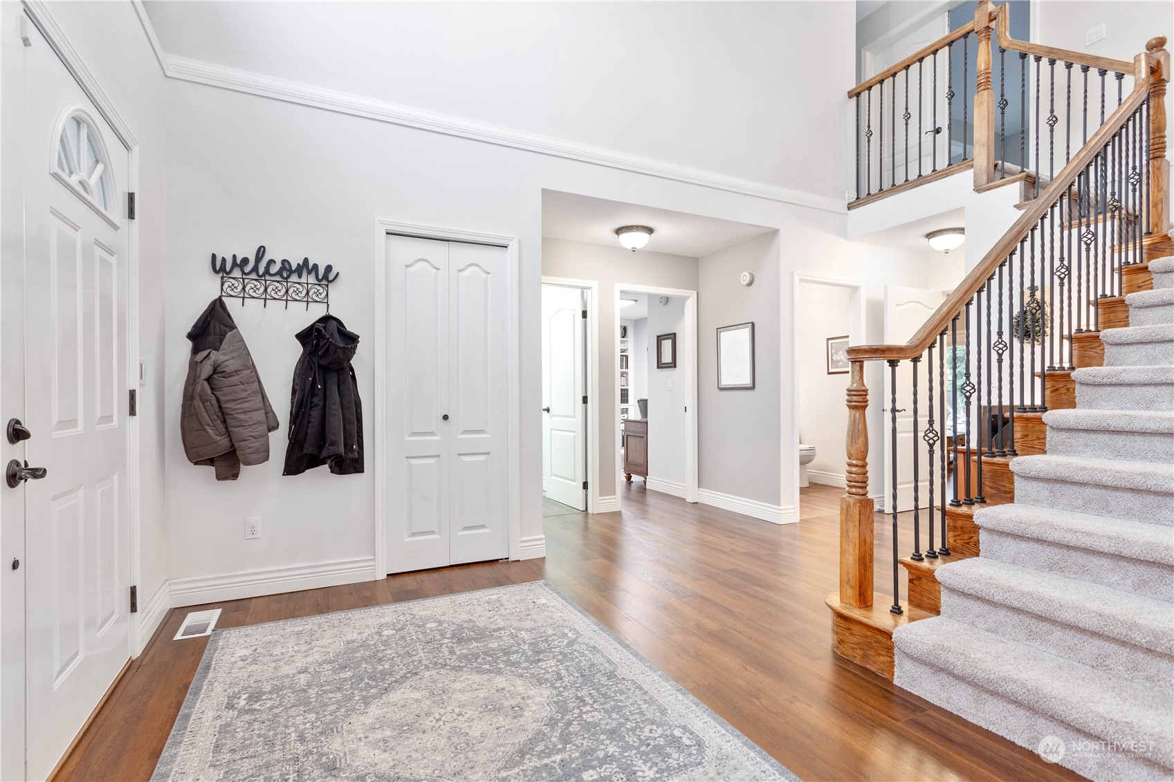 212 Springview Drive Lynden, WA 98264 - Photo 2 of 40 a view of entryway with wooden floor