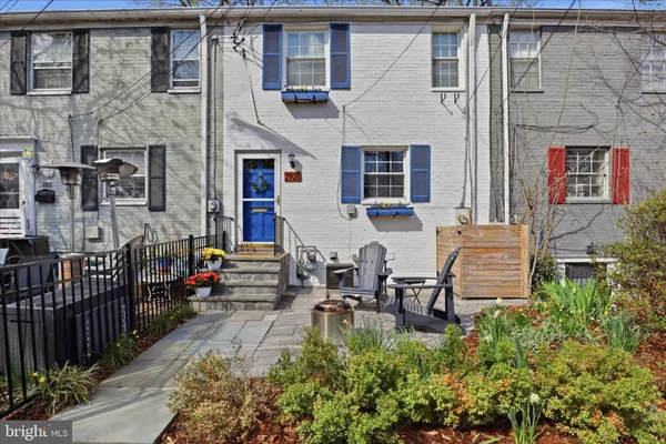 $3,700 | 2928 Landover Street, Alexandria, VA 22305