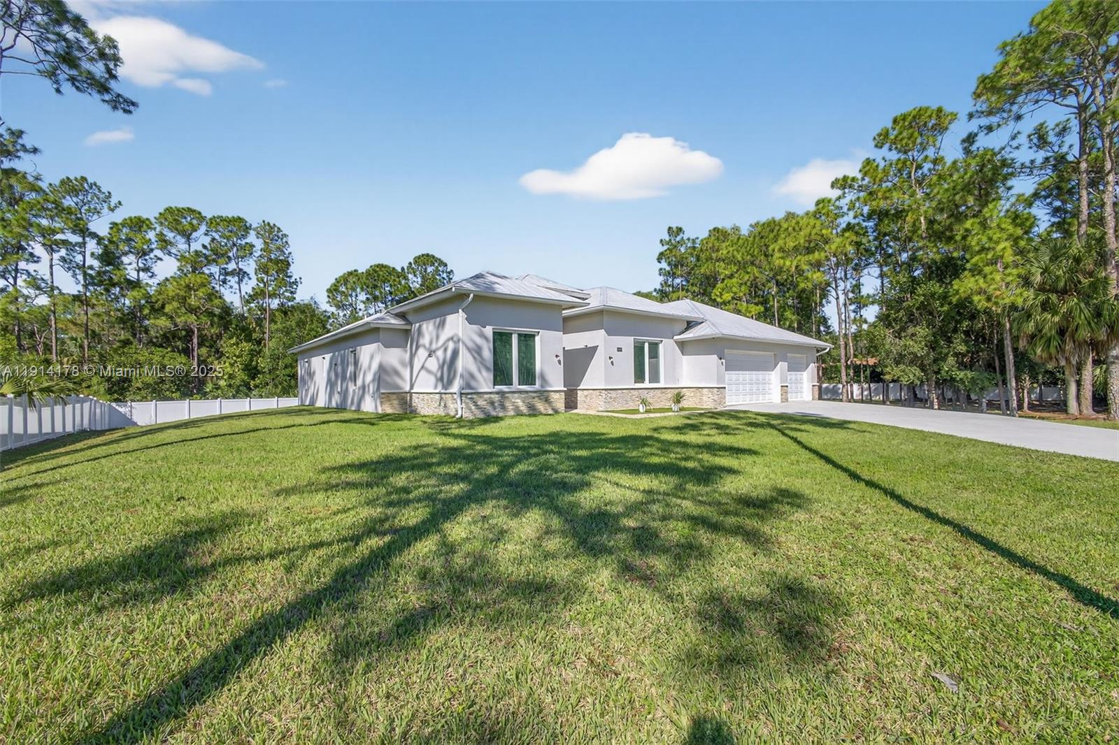 18369 Mellen Lane Jupiter, FL 33478 - Photo 2 of 84