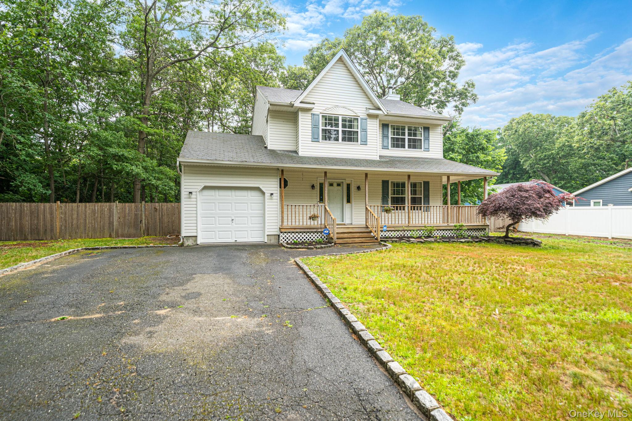 2 Community Road Coram, NY 11727 - Photo 2 of 30