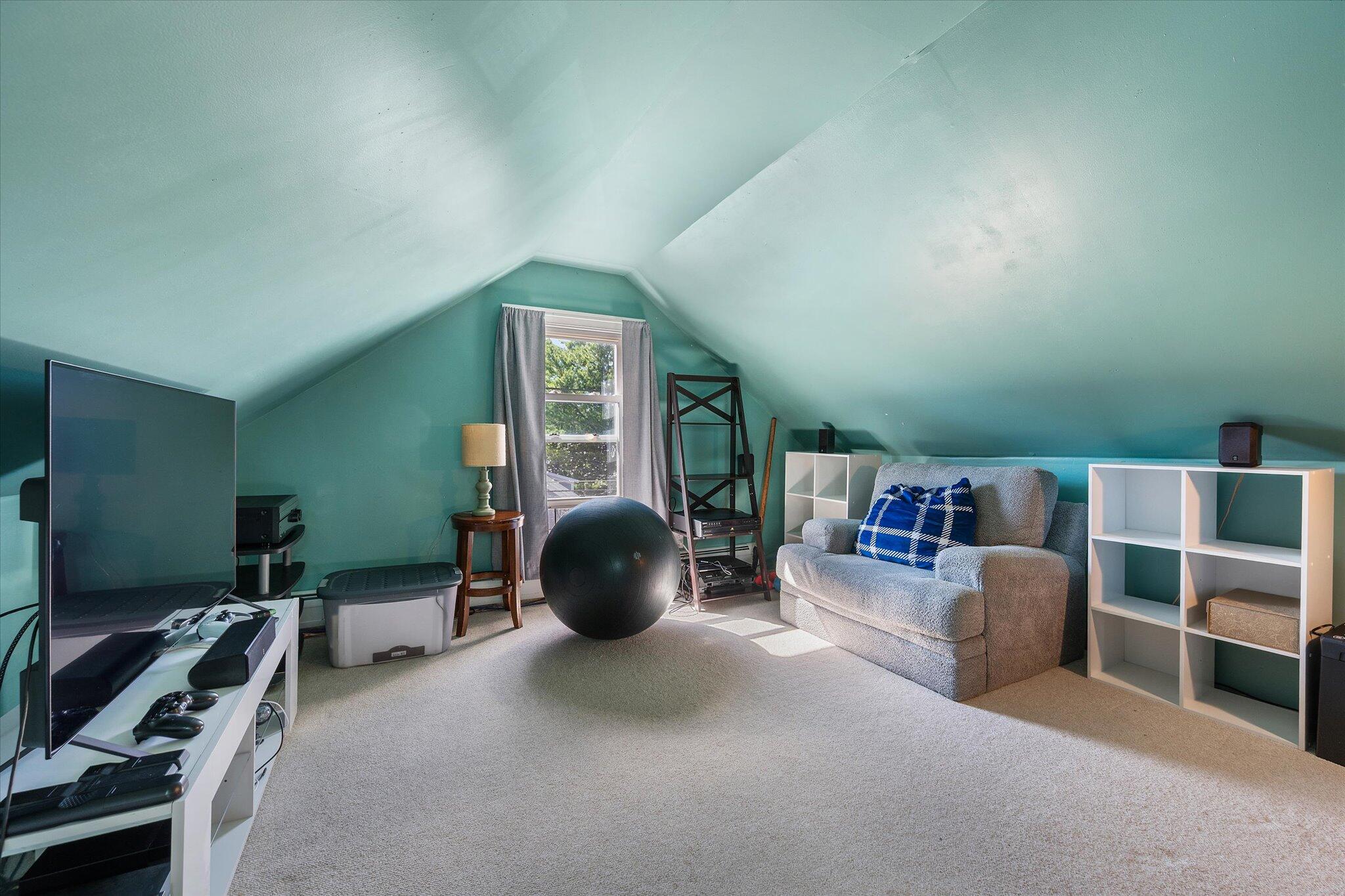 327 French Street Bangor, ME 04401 - Photo 33 of 43 33-3rd Floor