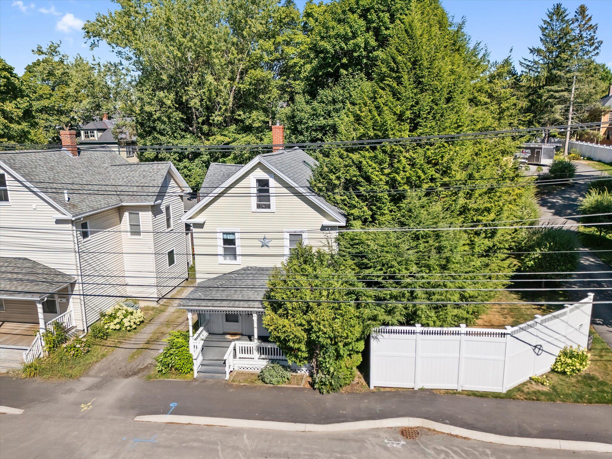 327 French Street Bangor, ME 04401 - Photo 4 of 43 04-327 French St