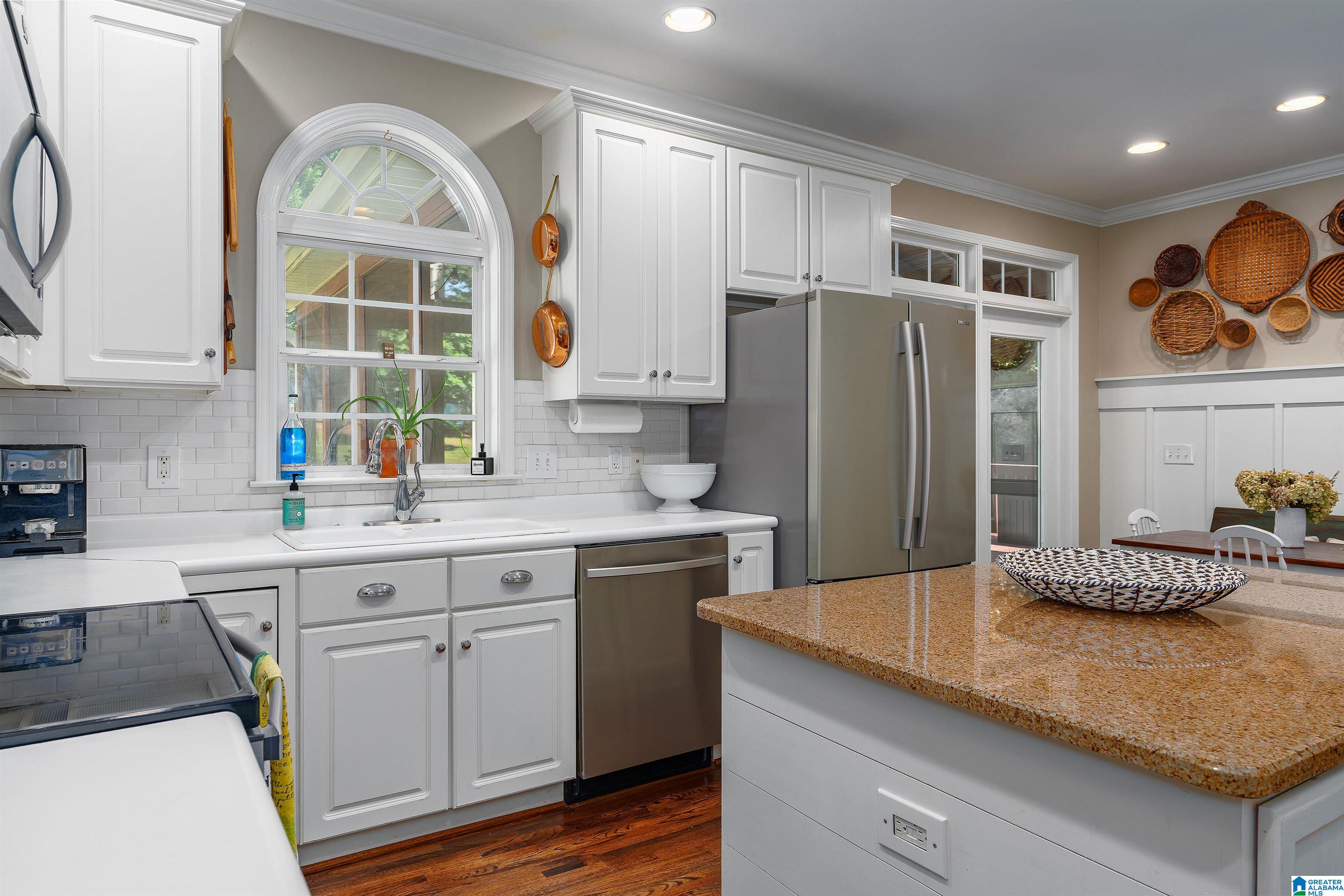 1813 Sandy Ridge Circle Birmingham, AL 35244 - Photo 17 of 36 Gallery Image 17