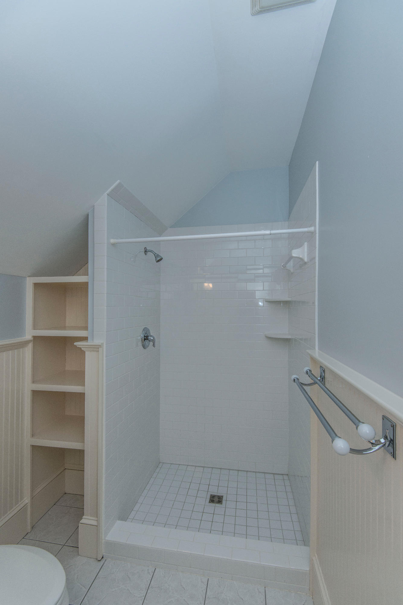 1200 Fort Lamar Road Charleston, SC 29412 - Photo 41 of 56 Upstairs Hall Bath