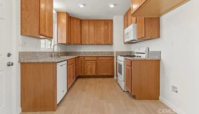 $2,000 | 45122 Date, Lancaster, CA 93534