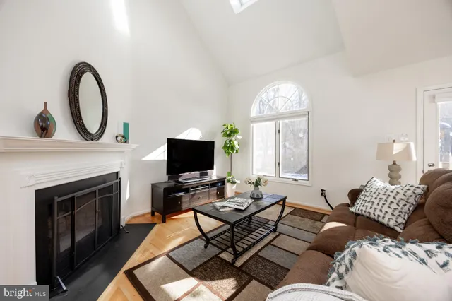 $385,000 | 125 West Thomas Court, Kennett Square, PA 19348