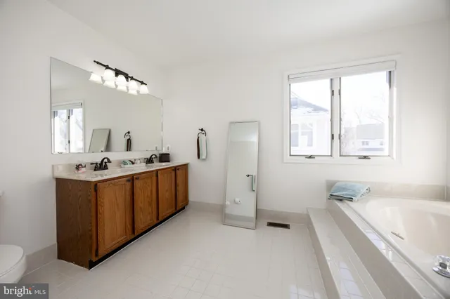 $385,000 | 125 West Thomas Court, Kennett Square, PA 19348