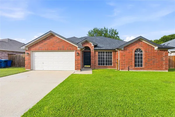 $335,000 | 1020 Hannah Street, Burleson, TX 76028