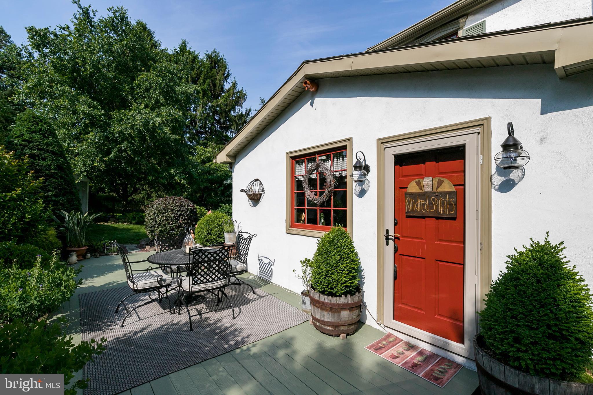 1512 Old Schuylkill Road Spring City, PA 19475 - Photo 3 of 53
