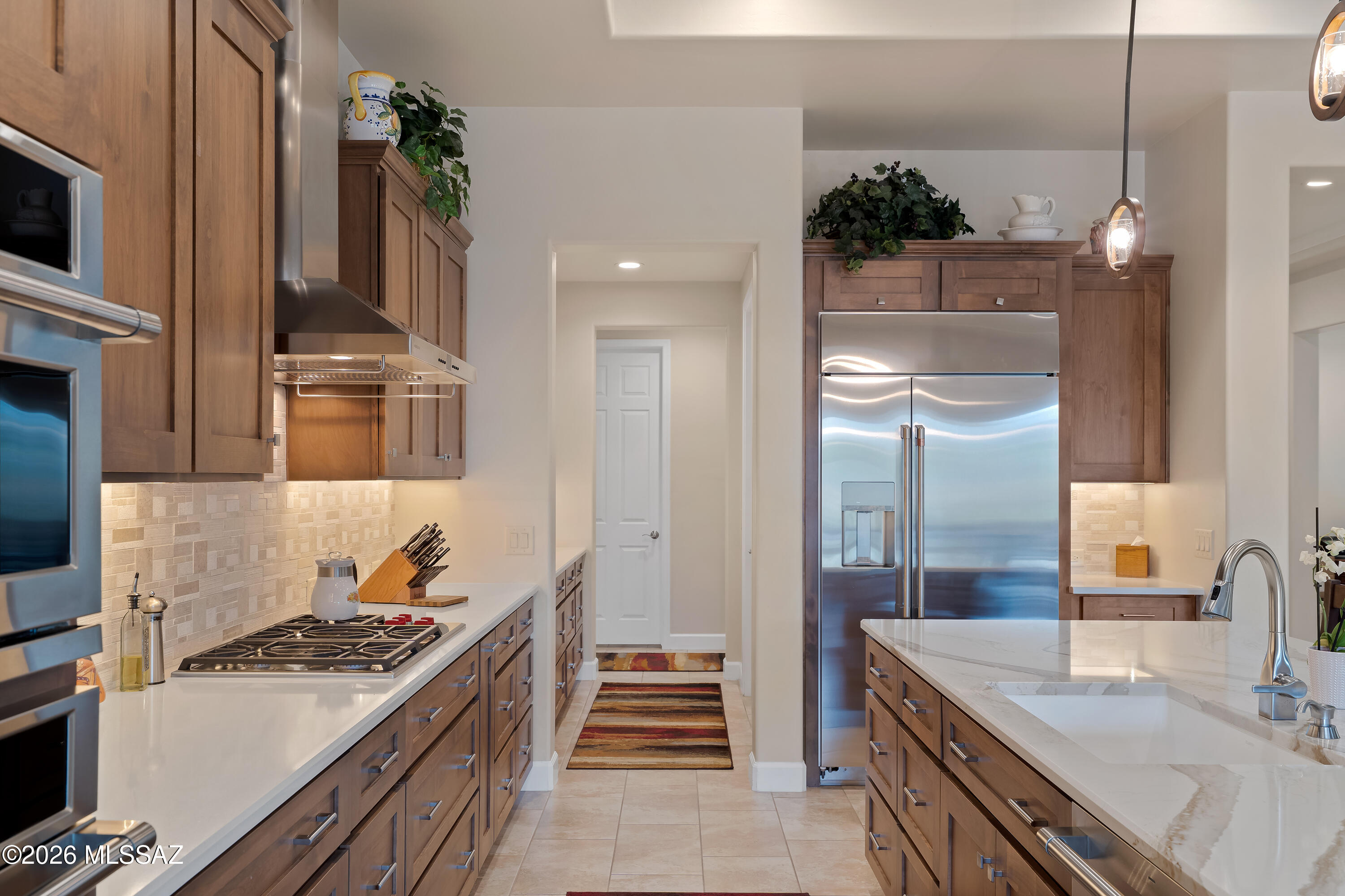 31579 South Misty Basin Road Oracle, AZ 85623 - Photo 11 of 48 42" Built-In GE Café