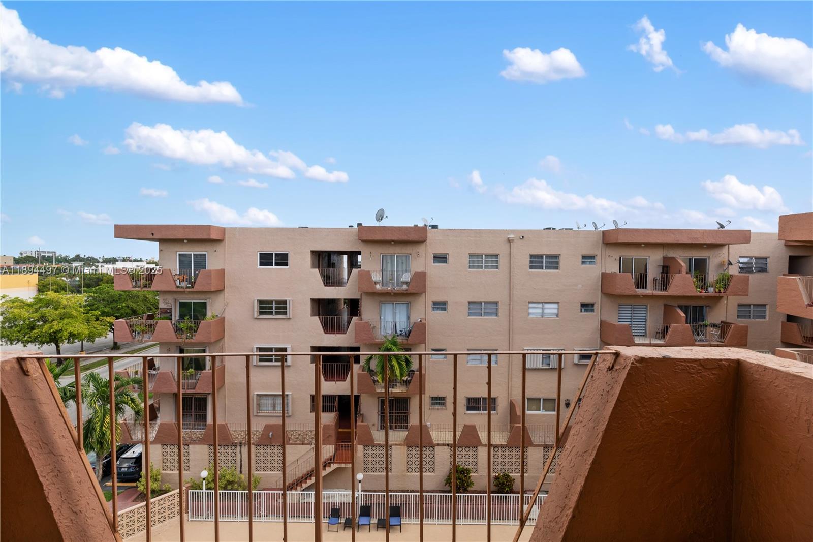 1630 West 46th Street, Unit 514B Hialeah, FL 33012 - Photo 22 of 26 a view of buildings