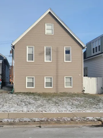 $129,900 | 328 West Lincoln Avenue, Milwaukee, WI 53207