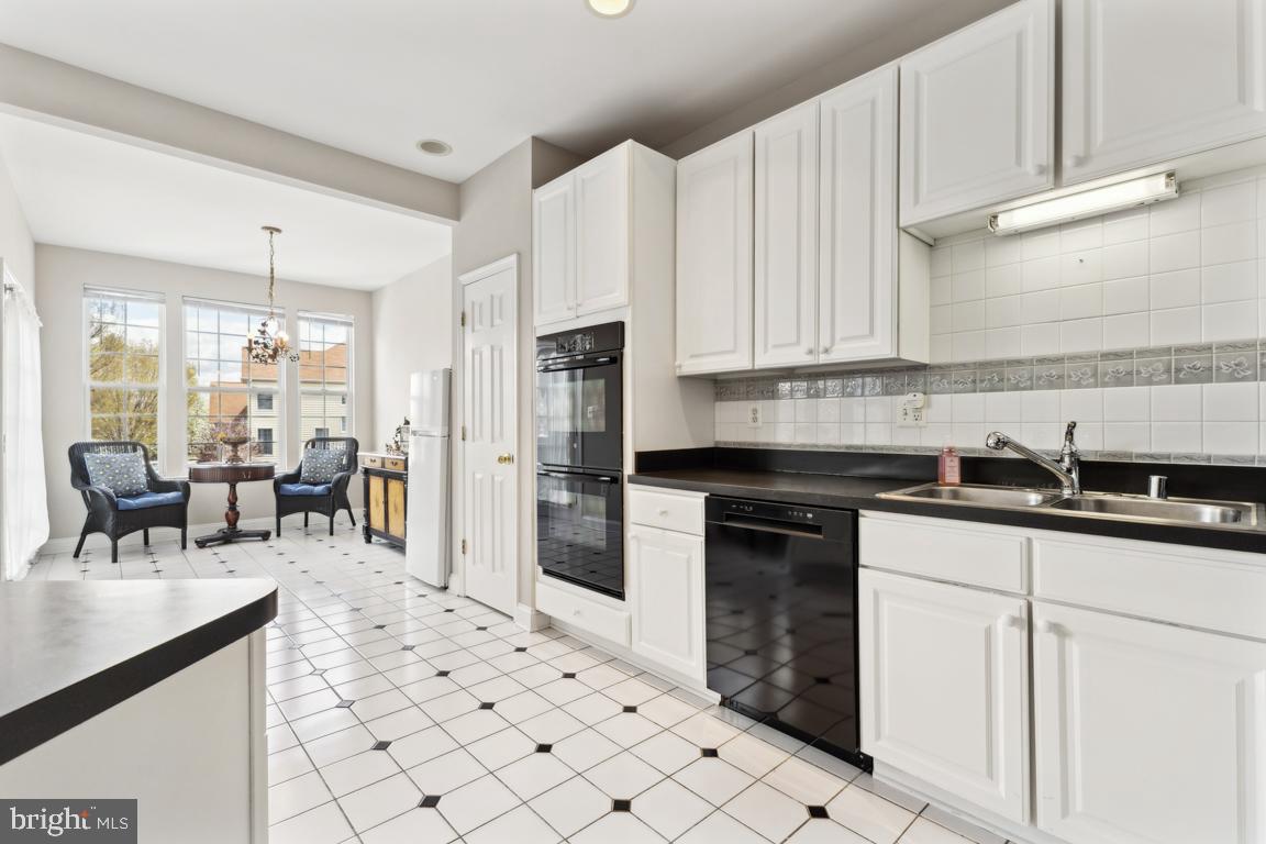 663 Springhouse Square Southeast Leesburg, VA 20175 - Photo 10 of 26 Gallery Image 10