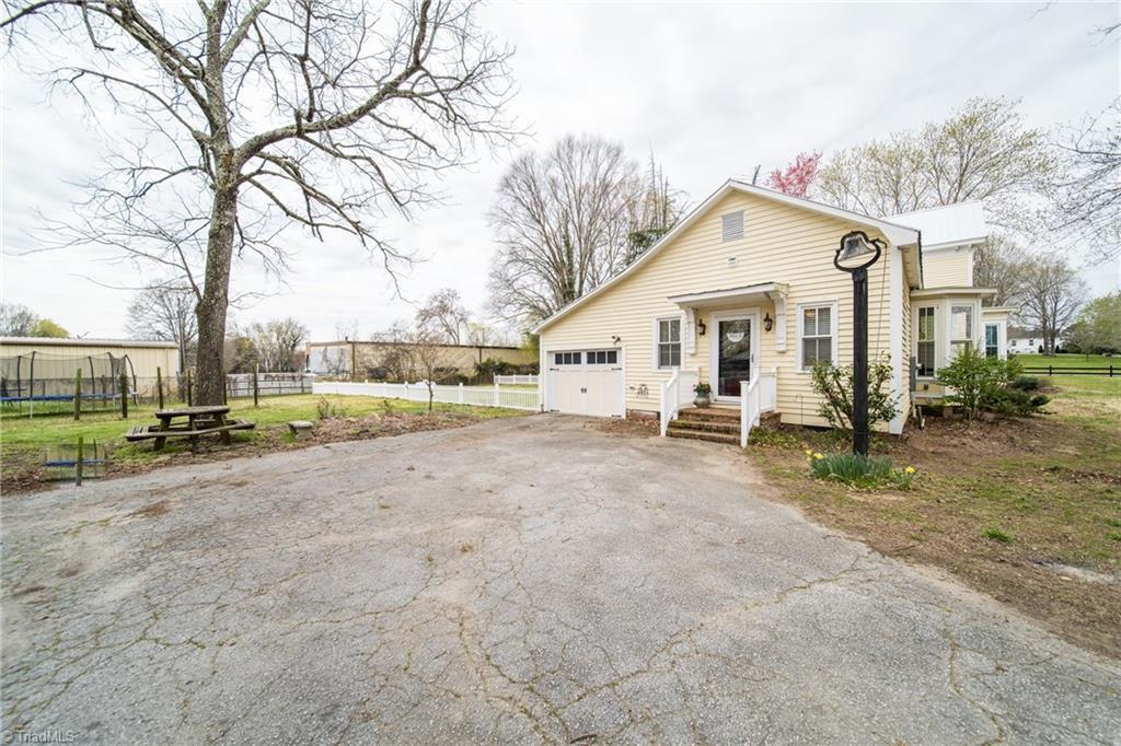 1948 Farmington Road Mocksville, NC 27028 - Photo 4 of 46 Gallery Image 4