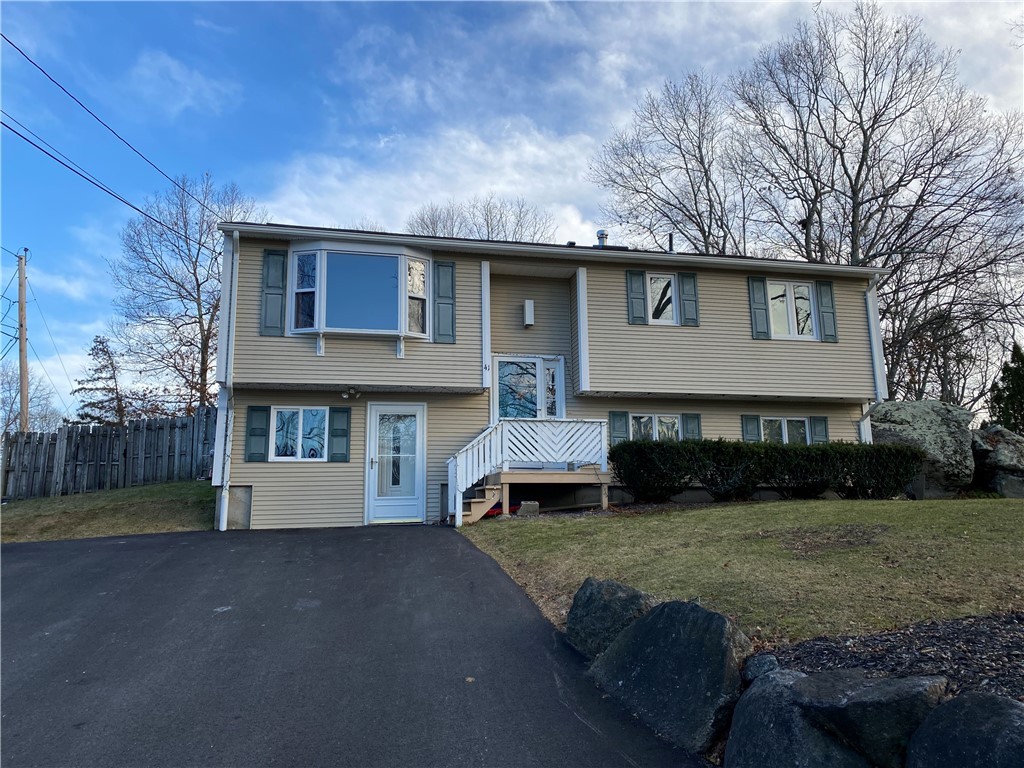 41 Colvintown Road Coventry, RI 02816 - Photo 3 of 19
