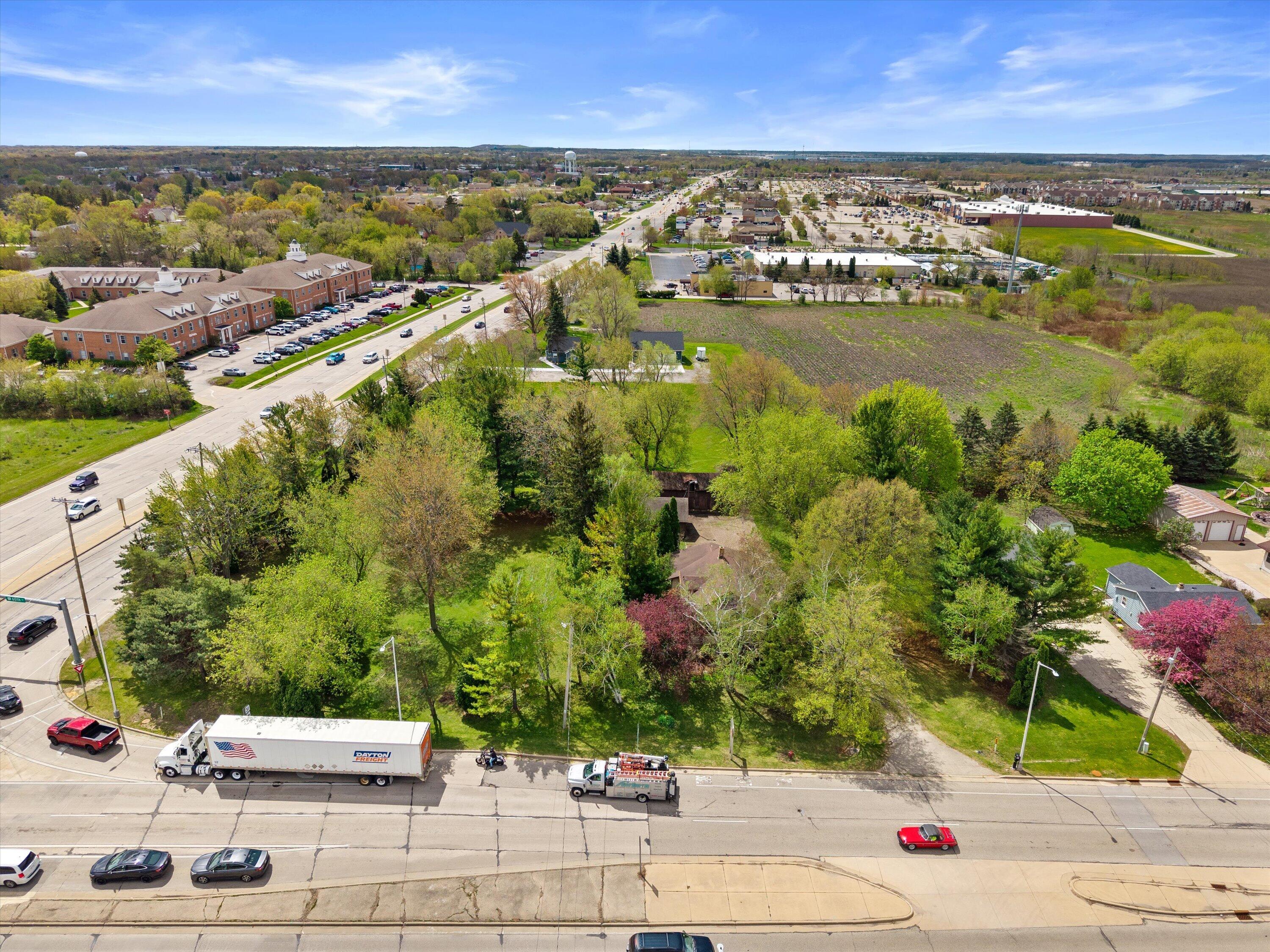 6401 60th Street Kenosha, WI 53144 - Photo 21 of 23 21-DJI_20260428114016_0001_D