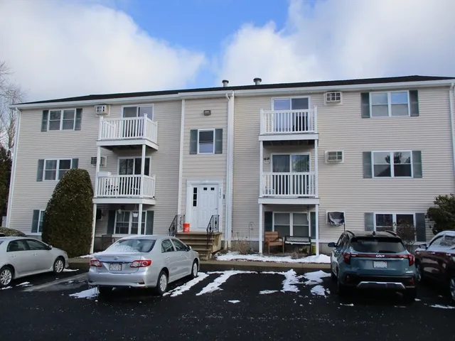$250,000 | 1475 Braley Road, Unit 21, New Bedford, MA 02745