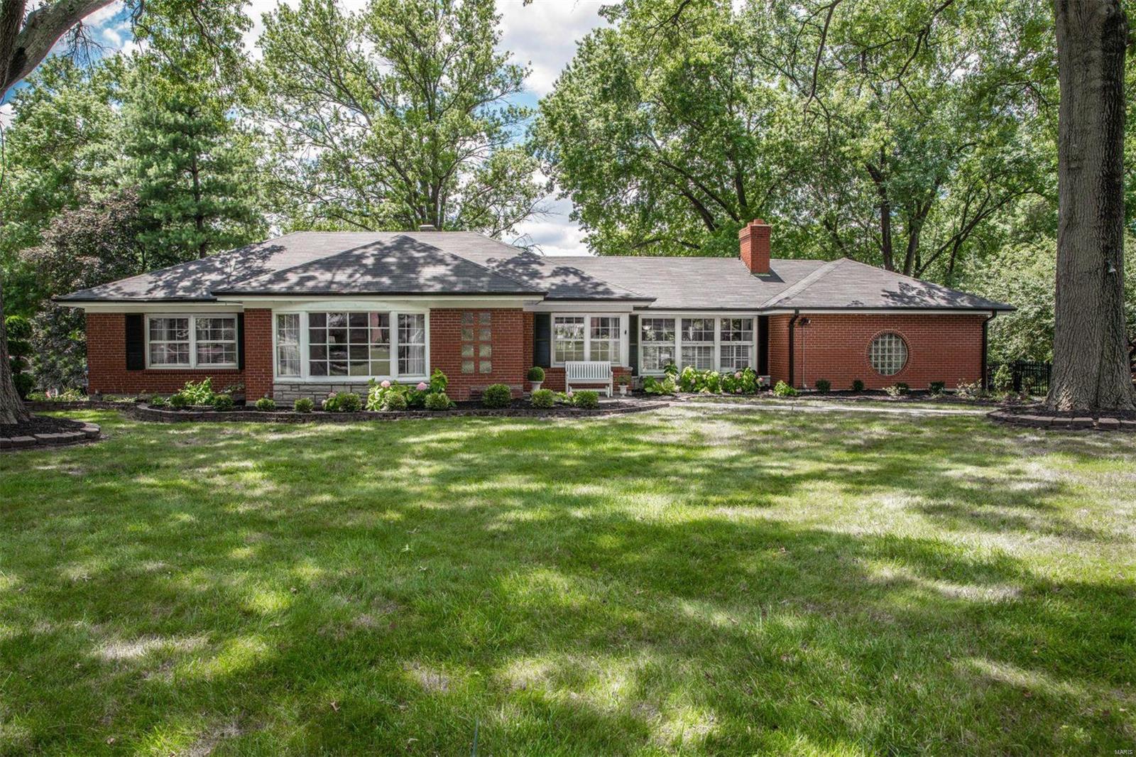 18 Ladue Ridge Road Ladue, MO 63124 - Photo 1 of 32 Gallery Image 1