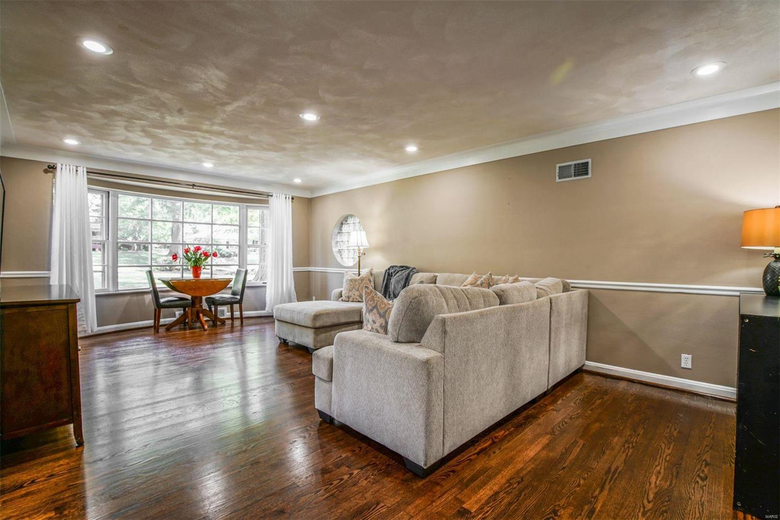 18 Ladue Ridge Road Ladue, MO 63124 - Photo 3 of 32 Gallery Image 3