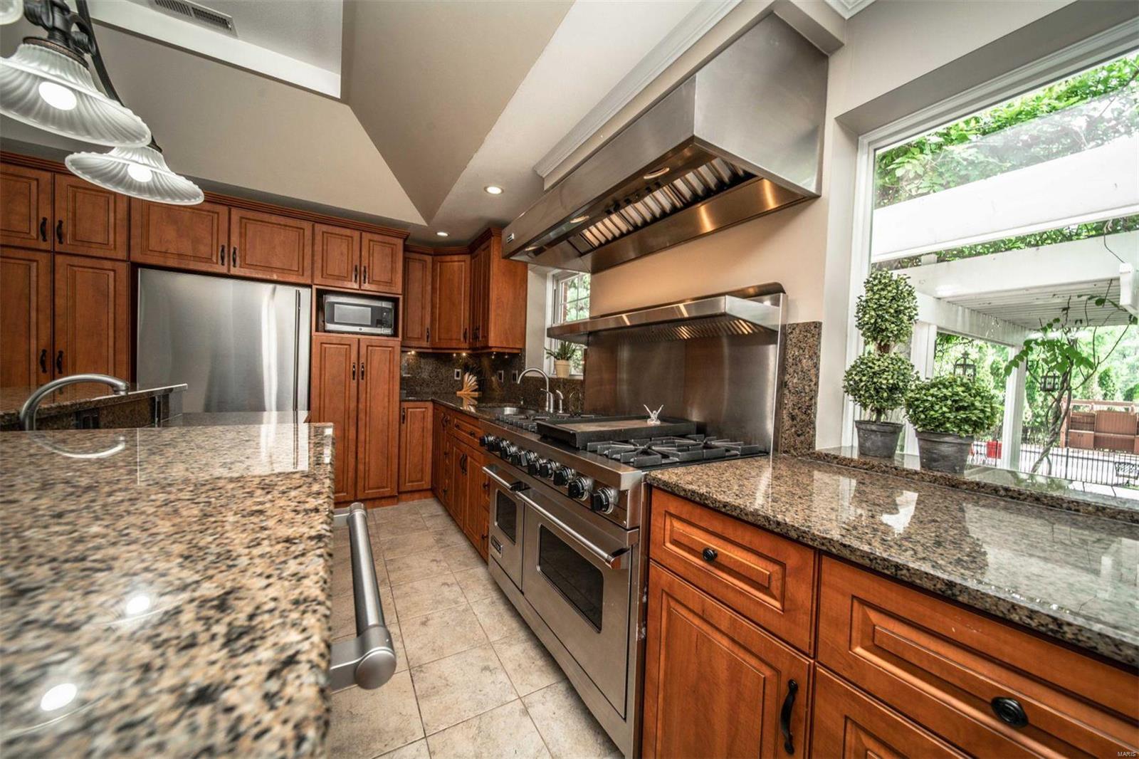 18 Ladue Ridge Road Ladue, MO 63124 - Photo 8 of 32 Gallery Image 8
