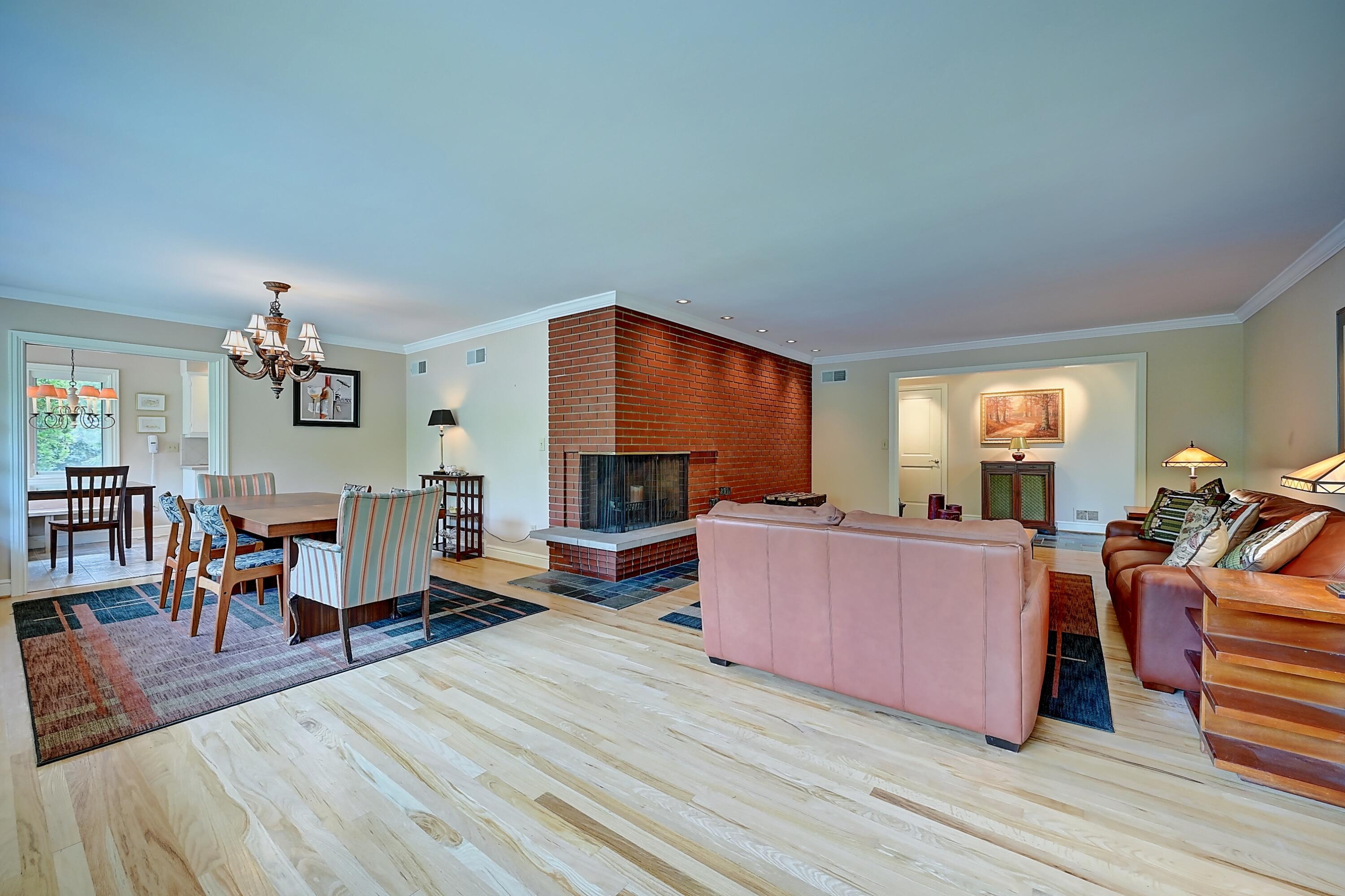 2982 Halstead Road Upper Arlington, OH 43221 - Photo 9 of 54 Living room/ Dining room