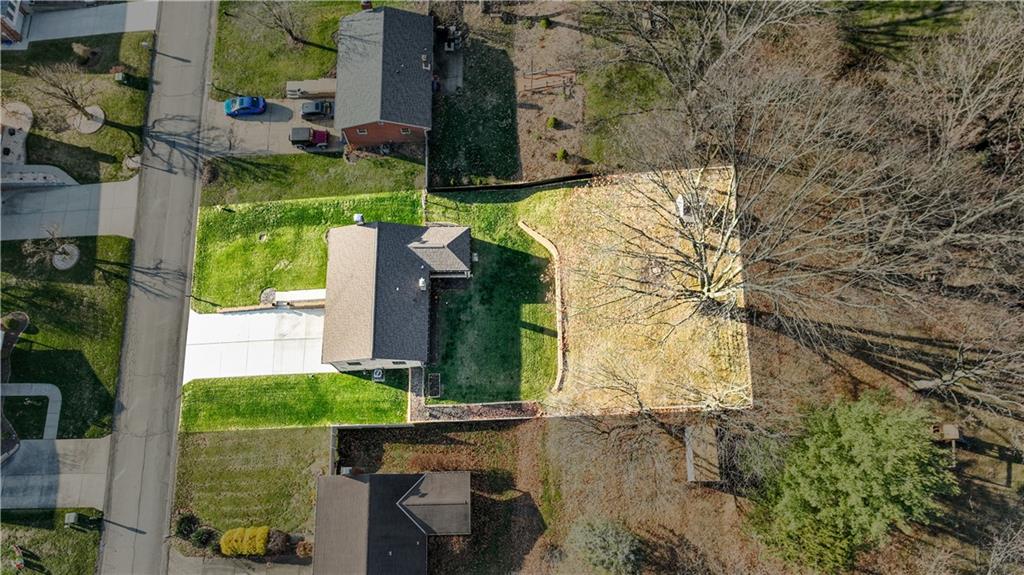 27 Farmcrest Drive Cecil, PA 15321 - Photo 3 of 34 The roof is new...