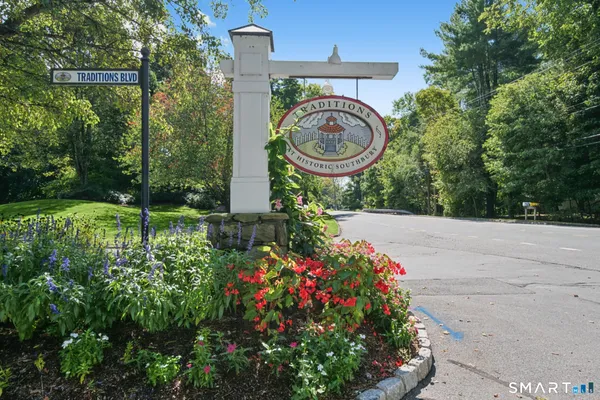 $639,000 | 4 Freedom Circle, Unit 4, Southbury, CT 06488