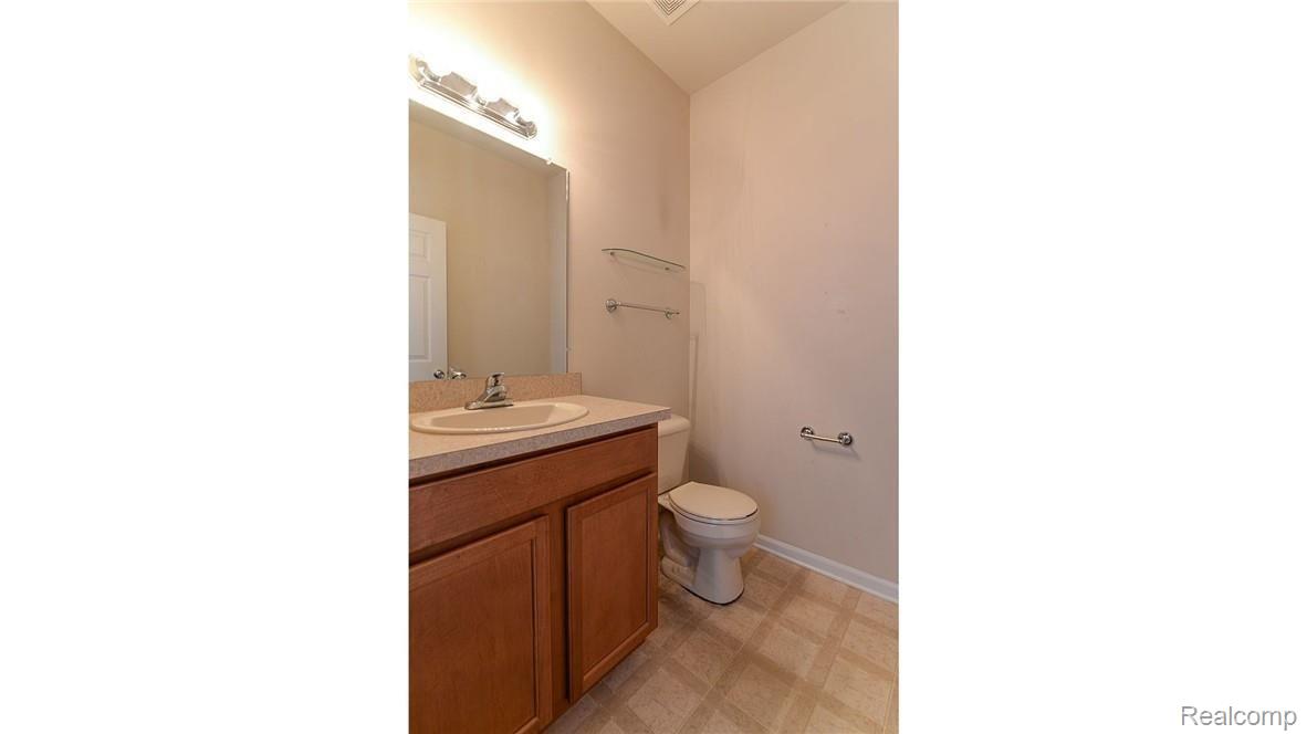 10094 Ridge Run Street Howell, MI 48855 - Photo 22 of 38 021_14.jpg