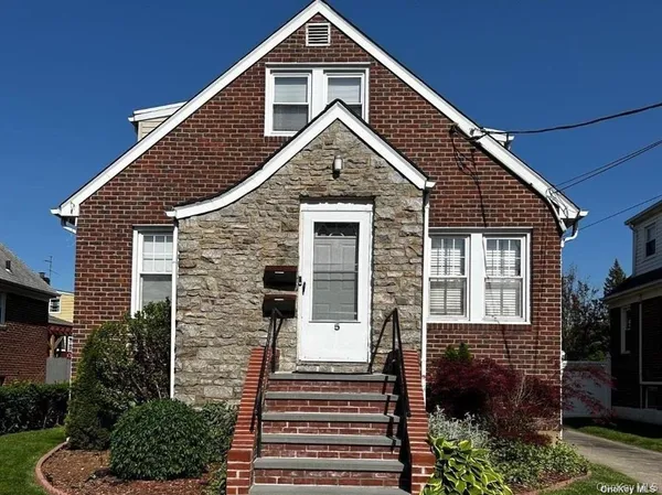 $3,500 | 5 Crab Avenue, Lynbrook, NY 11563