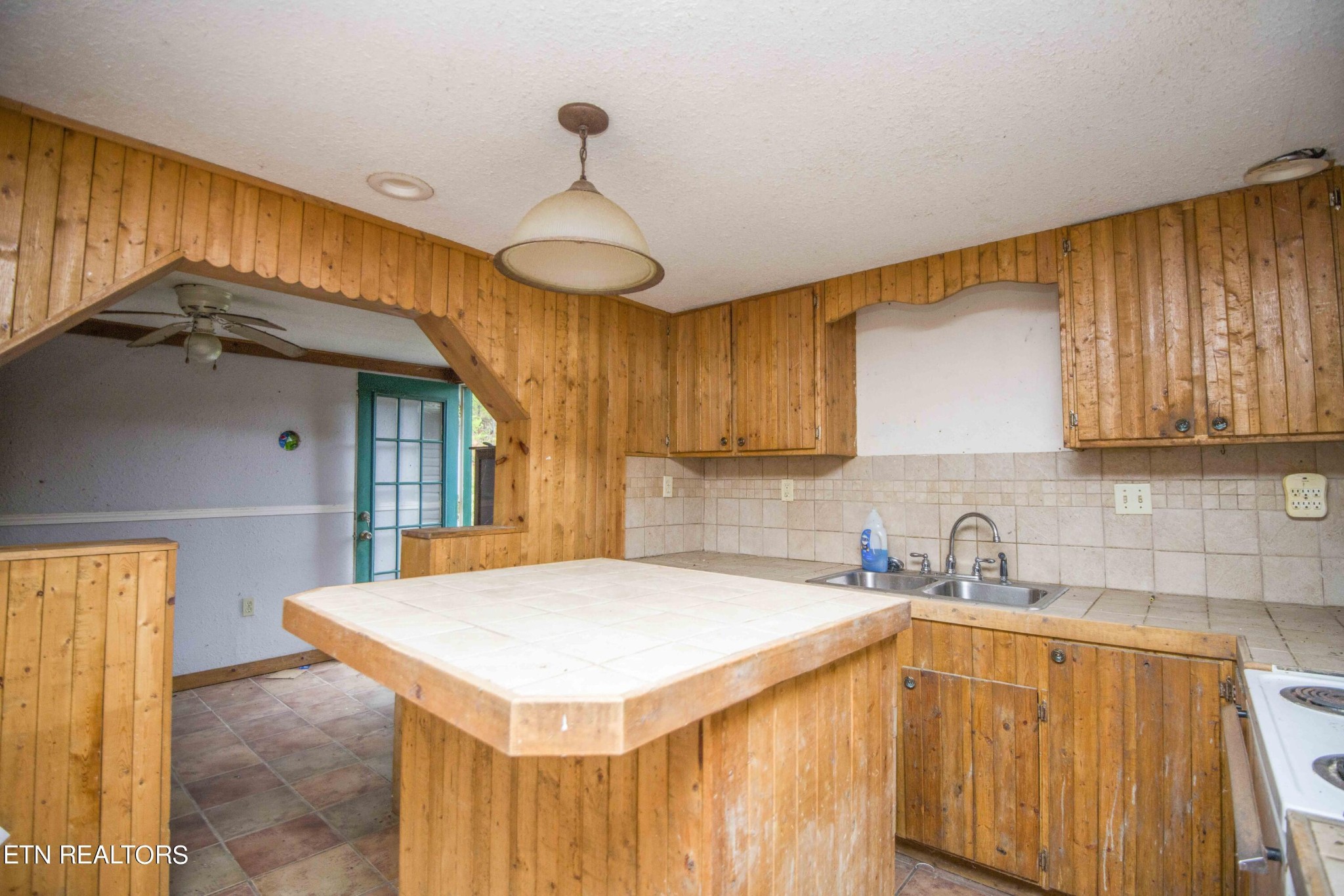 574 Island Cove Road Rocky Top, TN 37769 - Photo 12 of 30 Gallery Image 12