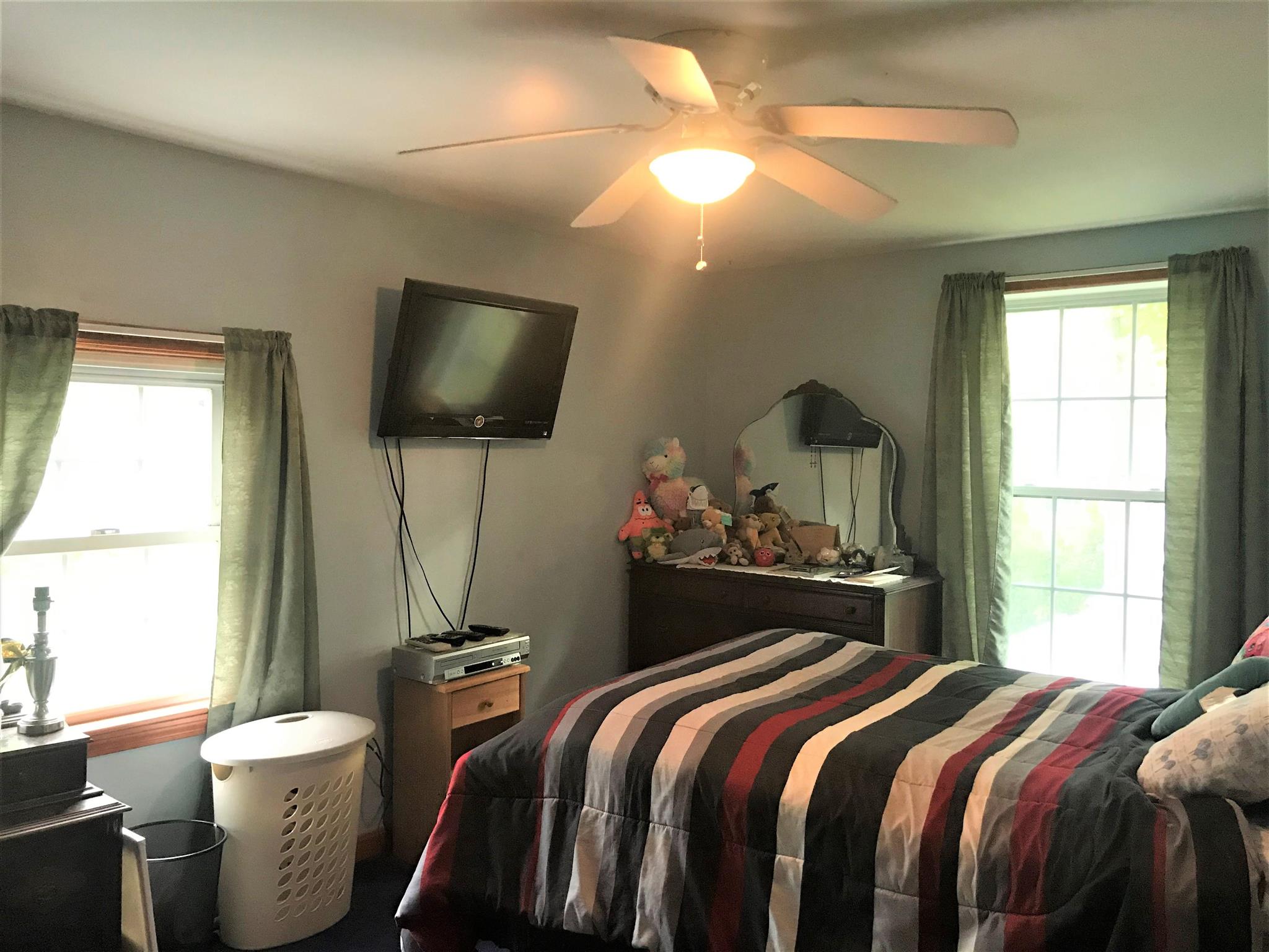 56 Wethersfield Road Nashua, NH 03062 - Photo 15 of 23