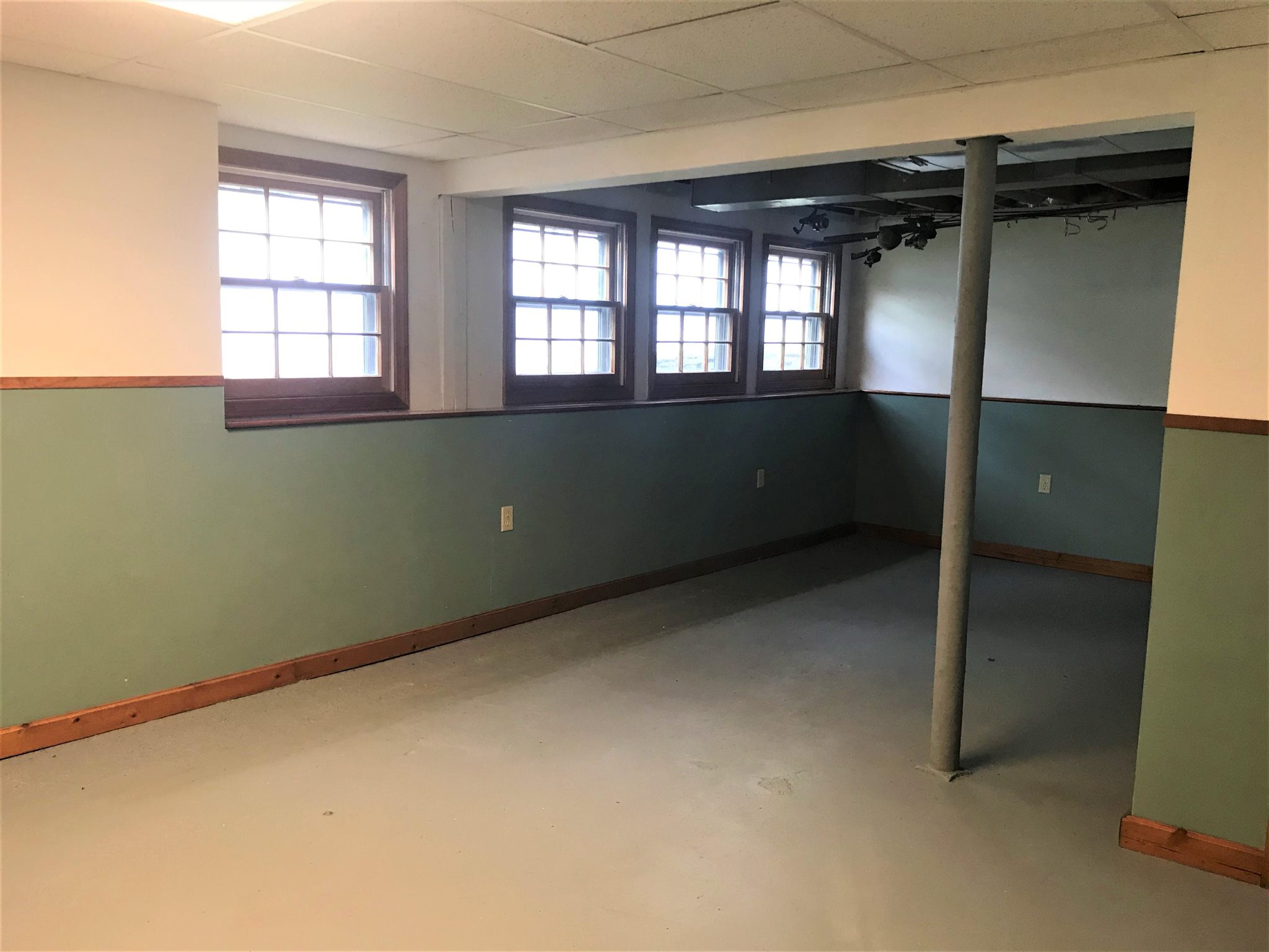 56 Wethersfield Road Nashua, NH 03062 - Photo 19 of 23