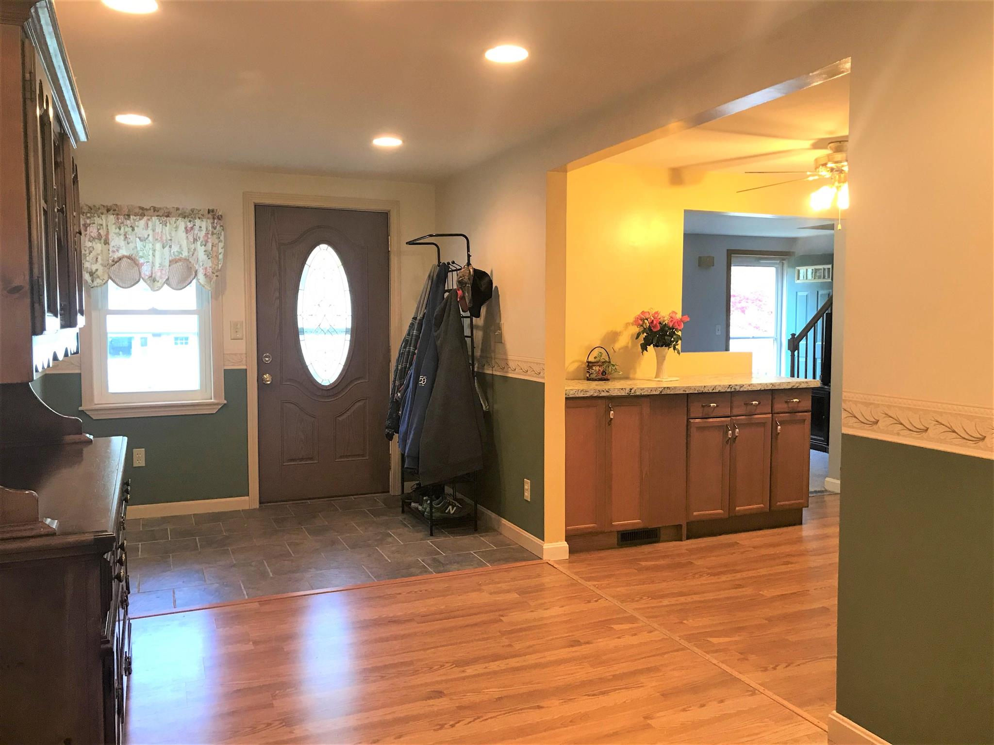 56 Wethersfield Road Nashua, NH 03062 - Photo 4 of 23