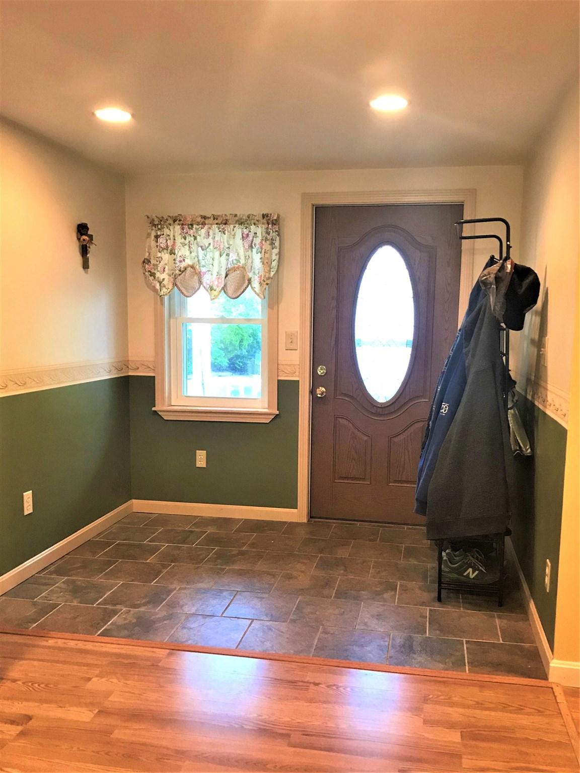 56 Wethersfield Road Nashua, NH 03062 - Photo 5 of 23