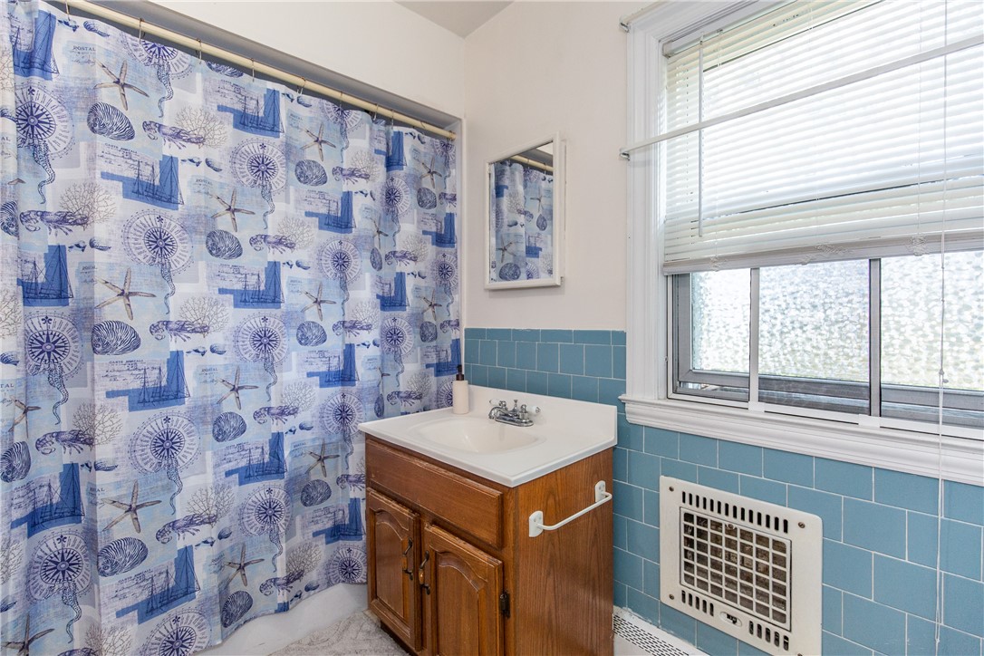 53 Hillside Road Lincoln, RI 02865 - Photo 23 of 37 Gallery Image 23
