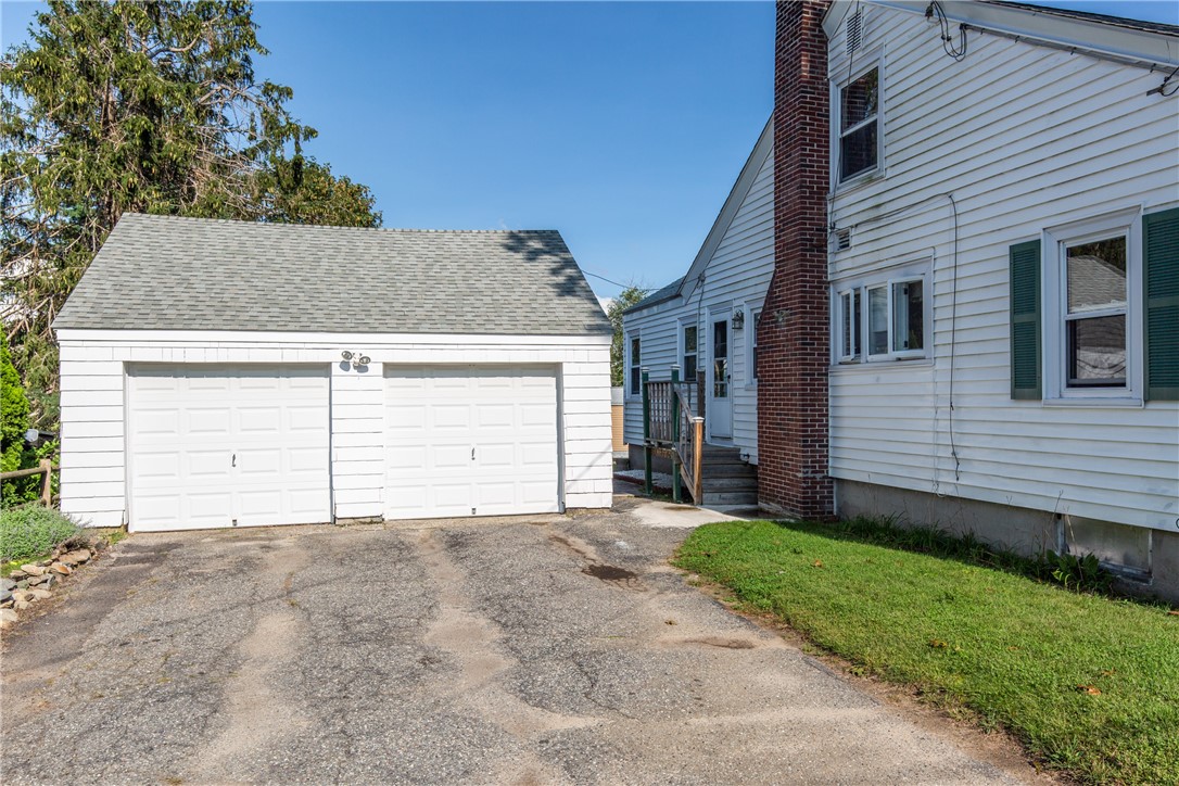 53 Hillside Road Lincoln, RI 02865 - Photo 5 of 37 Gallery Image 5