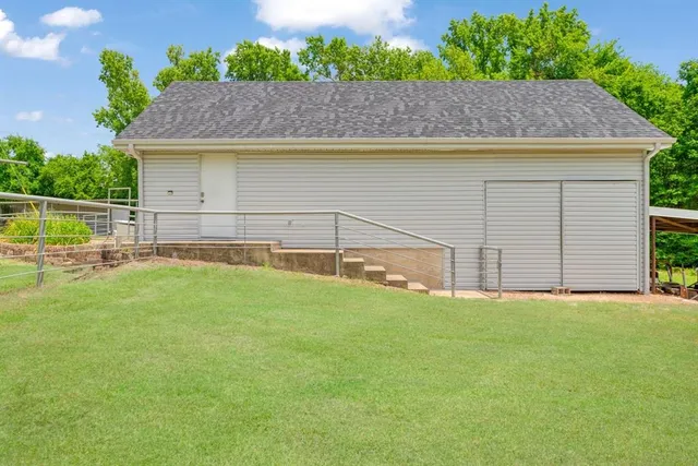 a view of outdoor space yard and balcony